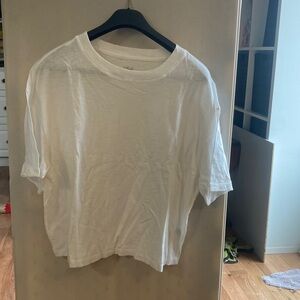 Universal Thread White Short Sleeve Tee